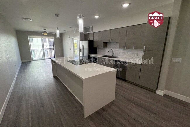 Primary Photo - 3500 S Corona St