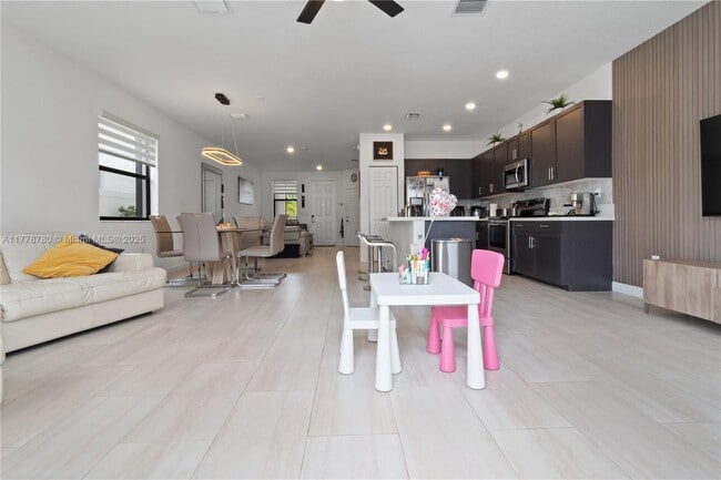 Building Photo - 3431 W 109th Pl