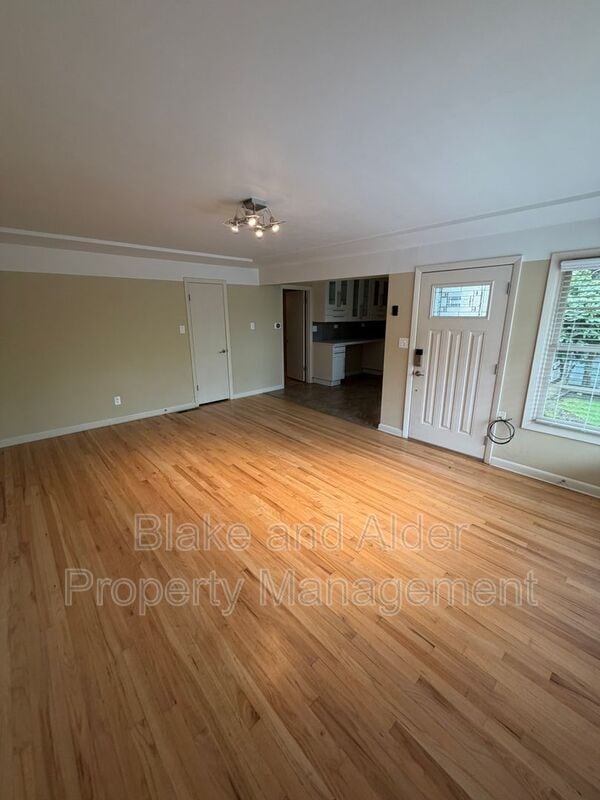 Building Photo - 5226 SE Clinton St