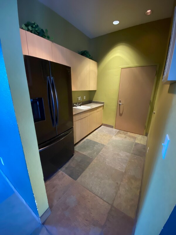 Building Photo - 5677 E Park Pl Ave