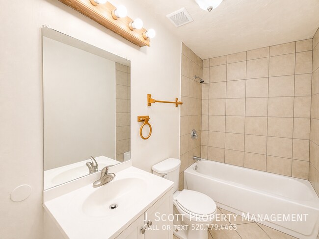 Building Photo - 5437 S 14th Way