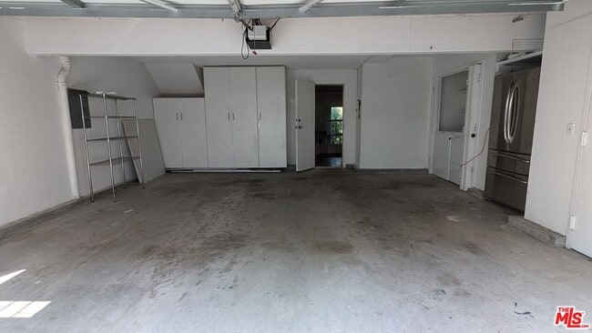 Building Photo - 1696 Palisades Dr