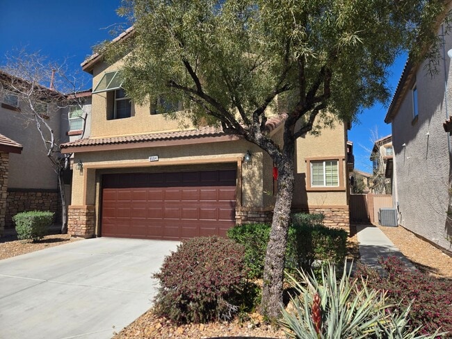 Building Photo - Mountain Edge