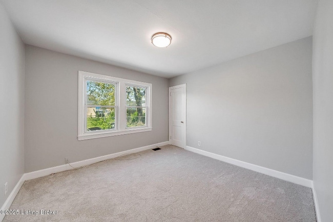 Building Photo - 3319 Vetter Ave