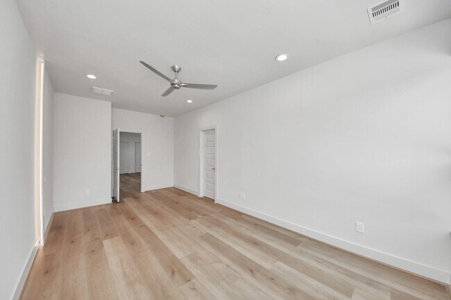 Building Photo - 13104 Moncloa Dr