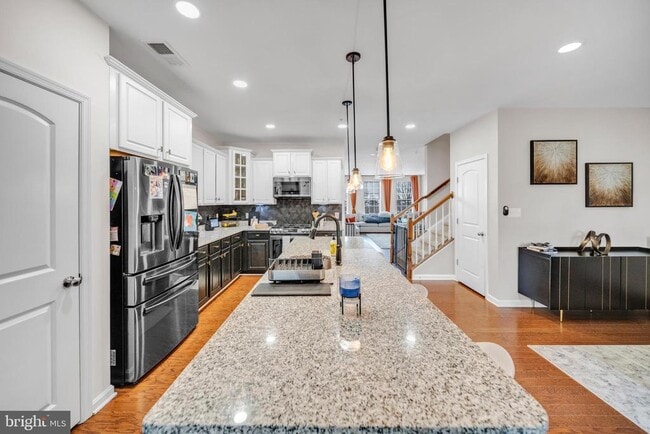 Building Photo - 2609 Campus Way N