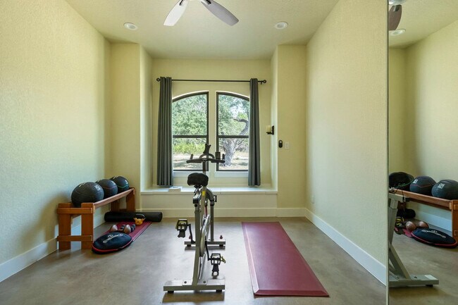 Building Photo - 1194 Vaquero Wy