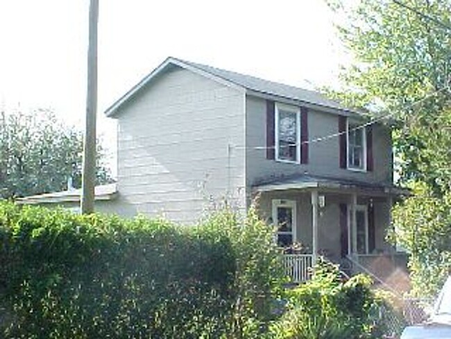 Building Photo - 2 Story Home with Off Street Parking