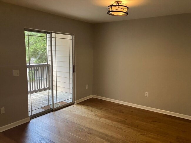 Building Photo - 2 Bedroom / 2.5 Bathroom @ Brighton Bay