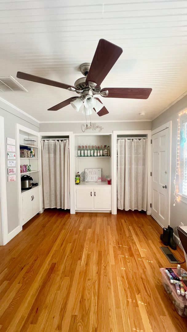 Building Photo - Beautiful 3-4 Bedroom 2 Bathroom home in t...