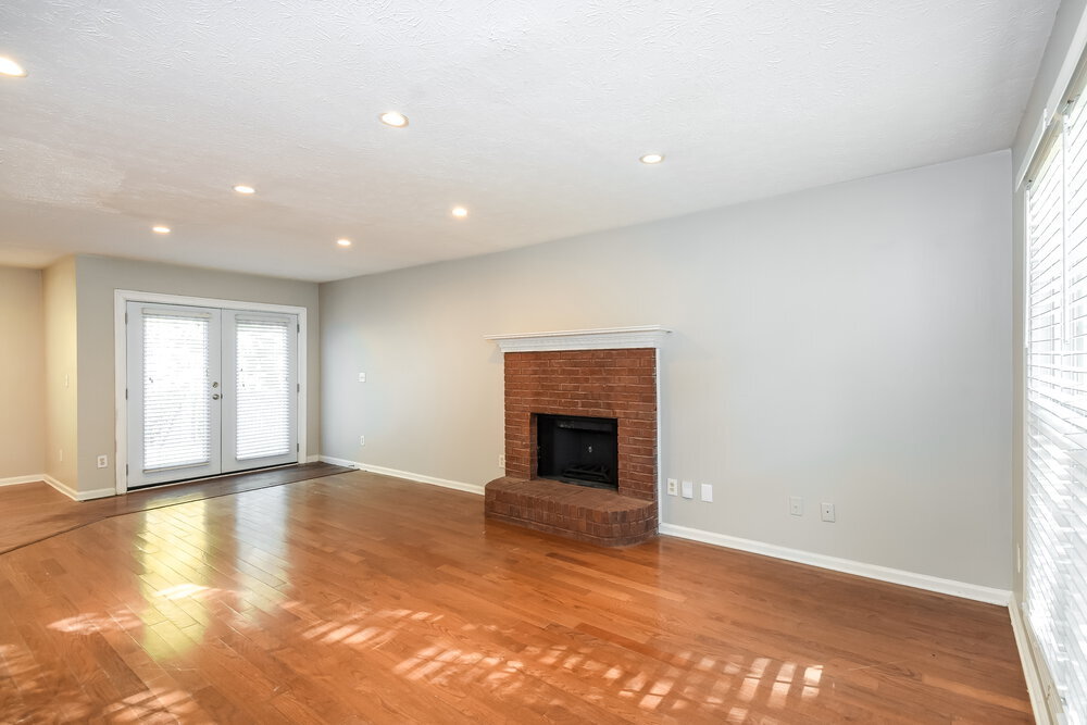 Building Photo - 655 Simon Ive Dr