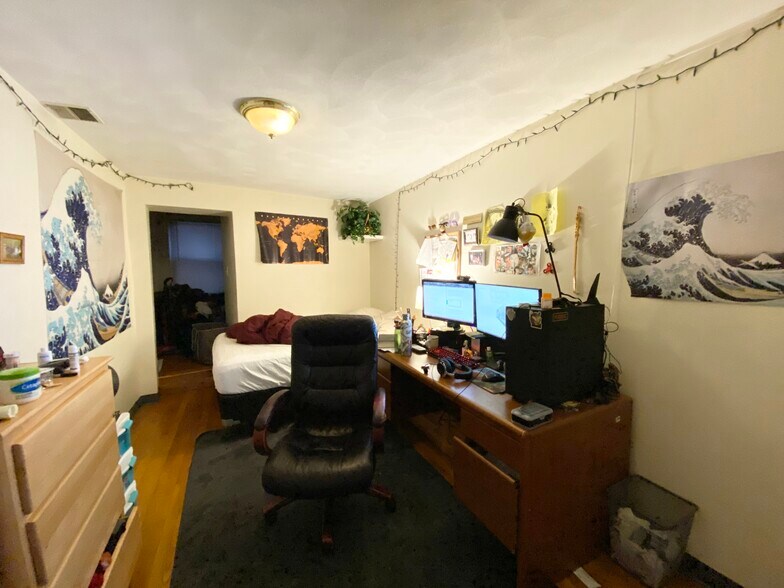 Building Photo - 838 Huntington Ave