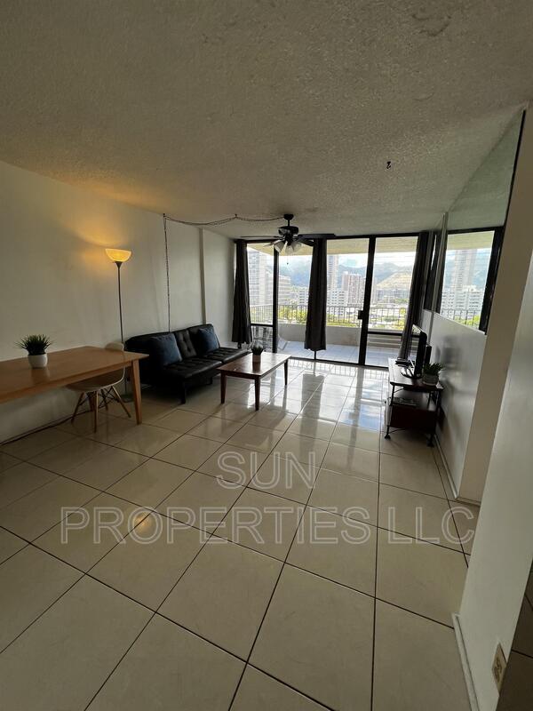 Building Photo - 2121 Ala Wai Blvd