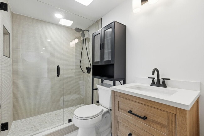 Building Photo - 5460 N Ocean Dr