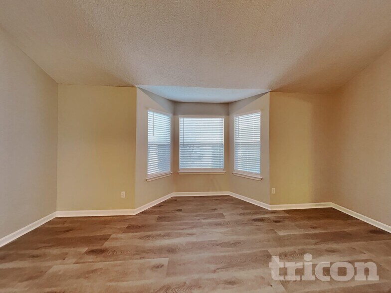 Building Photo - 6746 Pole Creek Dr