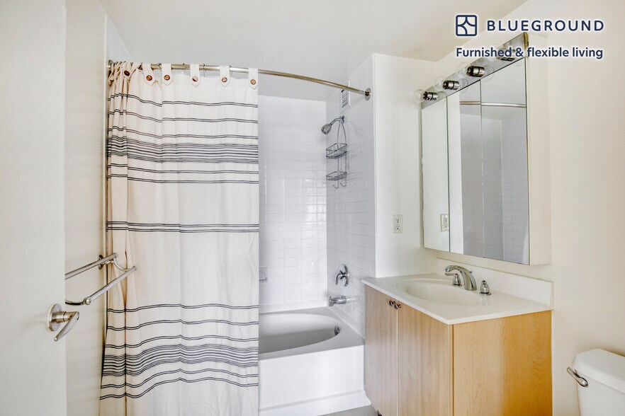 Building Photo - 4-75 48th Avenue-SI FL32-ID851