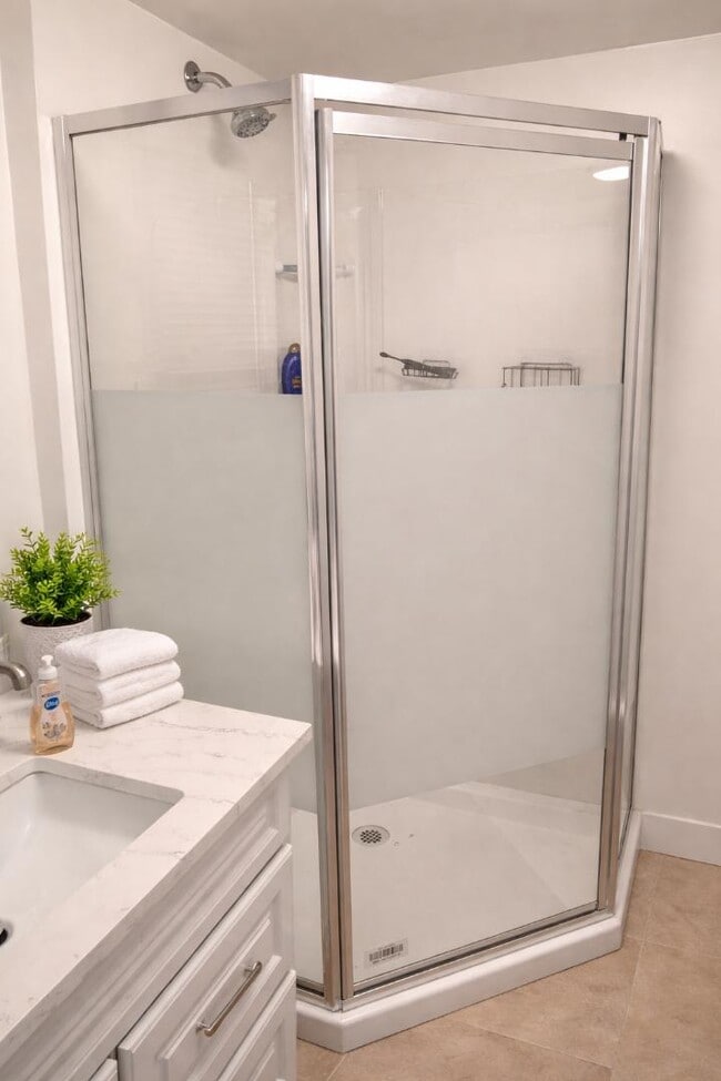 Building Photo - 843 17th St