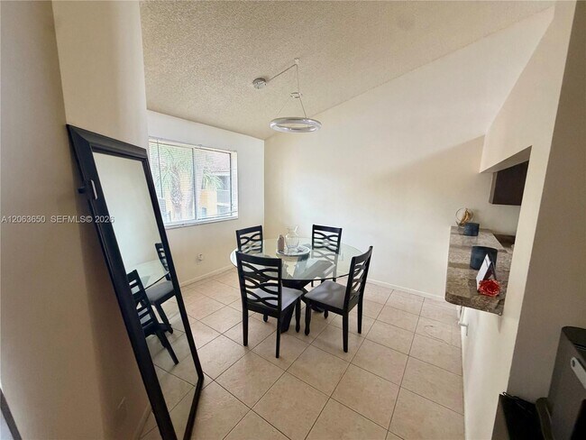 Building Photo - 1012 Coral Club Dr