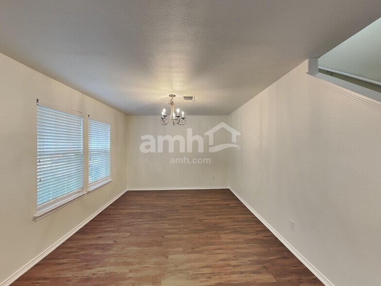 Building Photo - 11130 Fort Smith