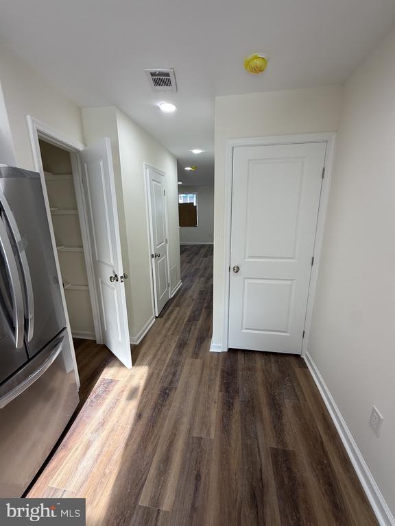 Building Photo - 217 Krams Ave