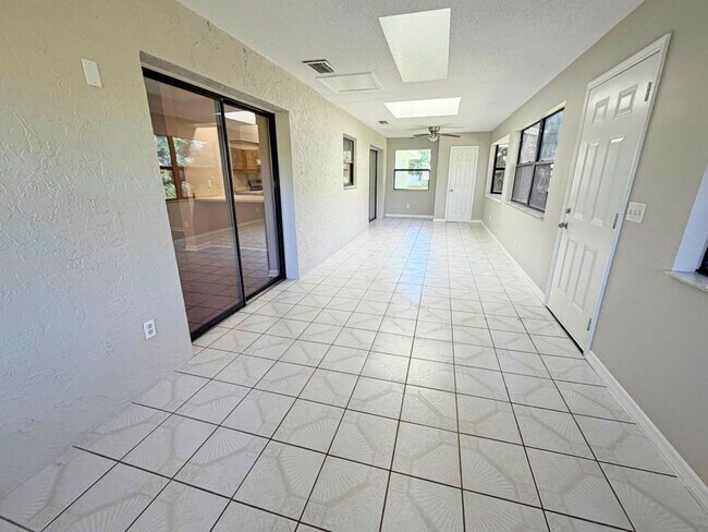 Building Photo - 38 Berkshire Ln