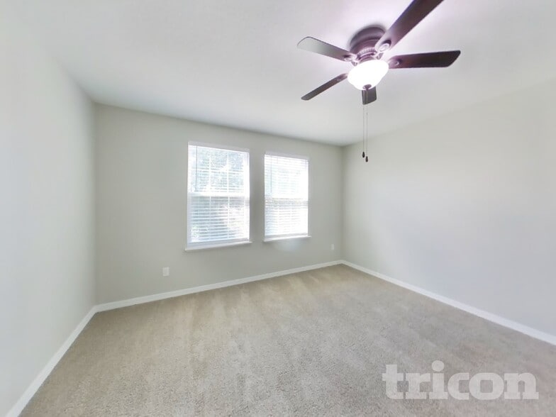 Building Photo - 15811 Surfbird Ct