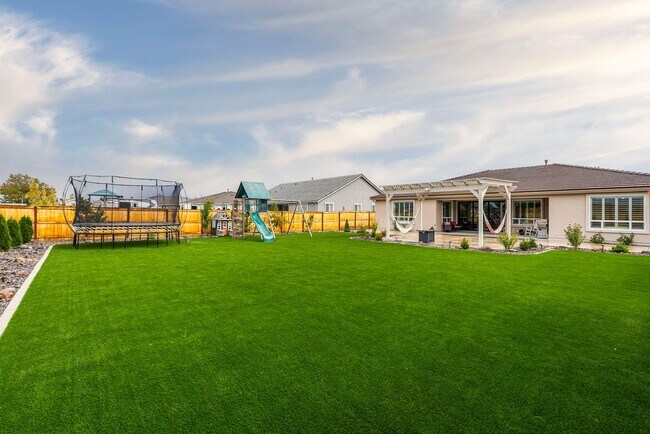 Building Photo - Spanish Springs furnished home for rent