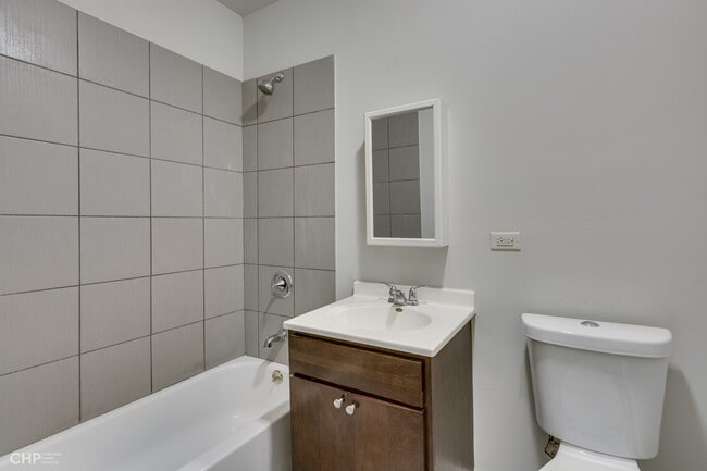 Building Photo - 2411 West Fitch