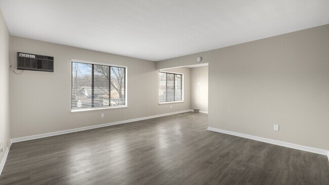 Building Photo - Rosewood Apartments