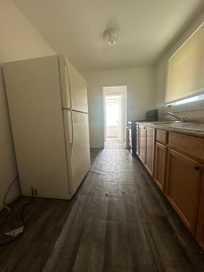 Building Photo - 7400 Mansfield St