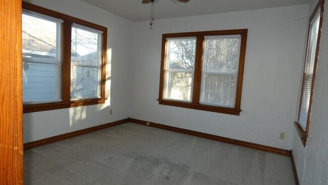 Building Photo - 1506 NW Arlington Ave