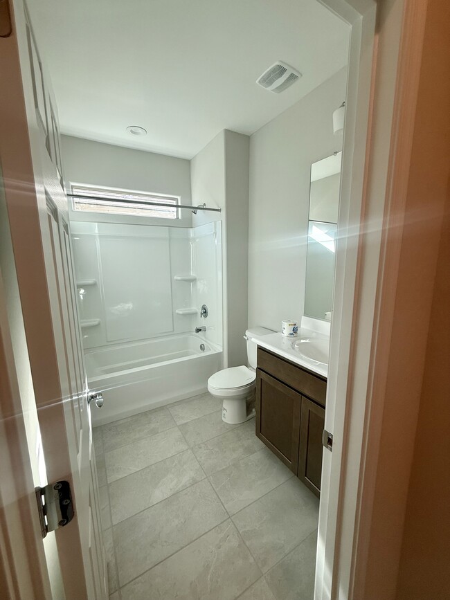 2nd Bathroom - 2926 N Coronado Dr