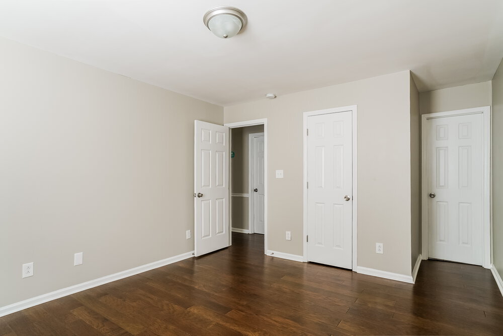Building Photo - 7329 N Thorncliff Pl