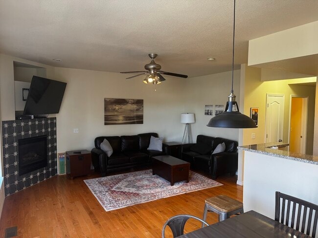 Building Photo - 6544 Range Overlook Heights