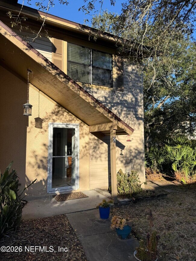 Building Photo - 131 Rio Del Mar St