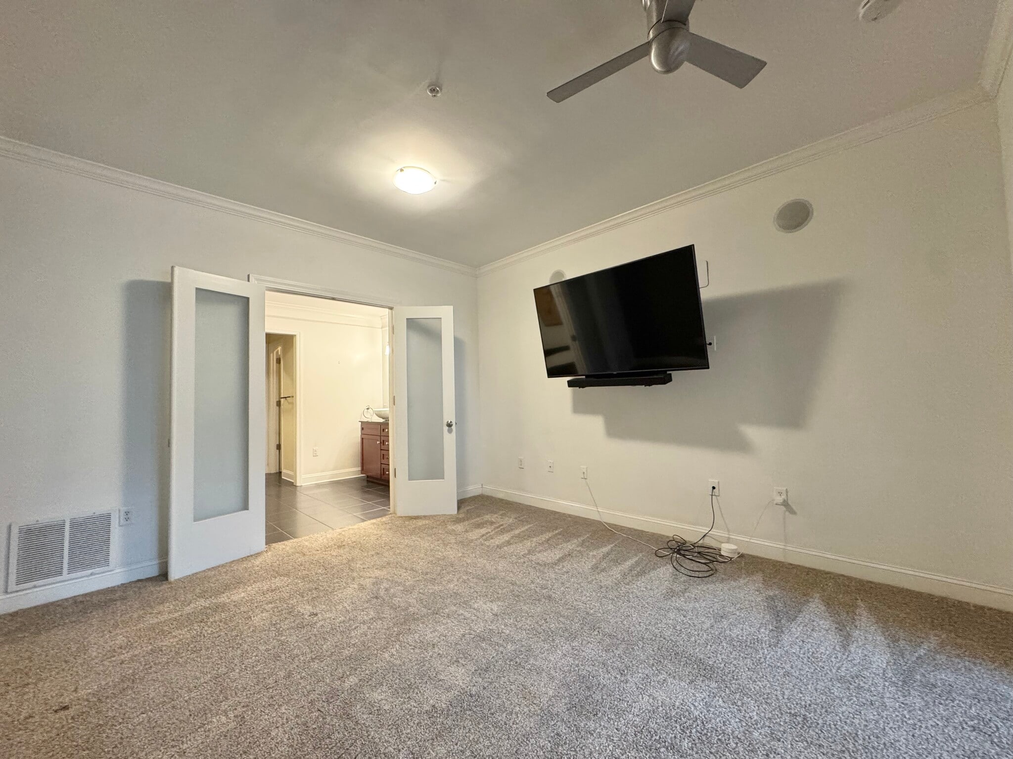 Building Photo - 2929 McGee Trfy