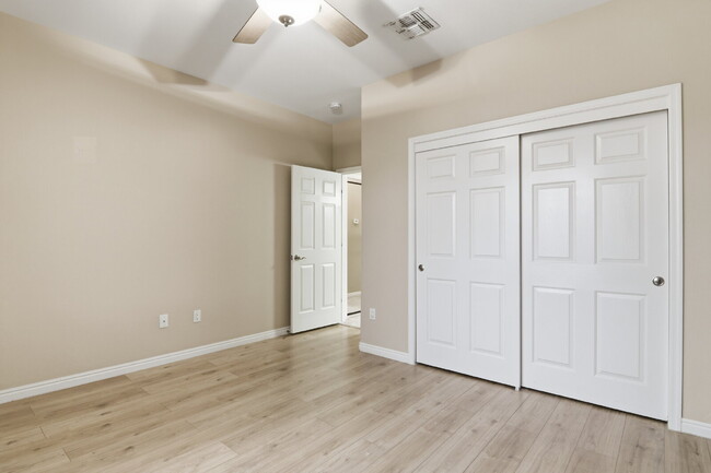Building Photo - Discover comfortable single-story living in this inviting 3-bedroom, 2-bathroom home offering 1,7...