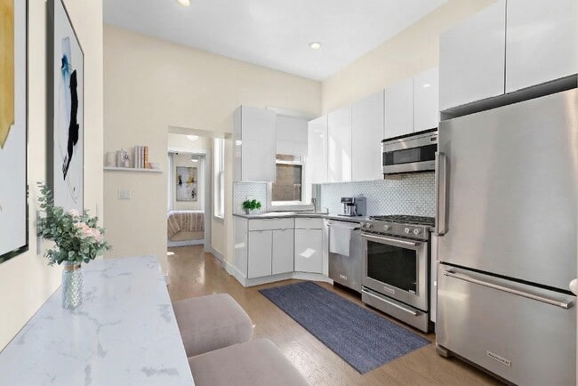 Building Photo - 2614 Palisade Ave