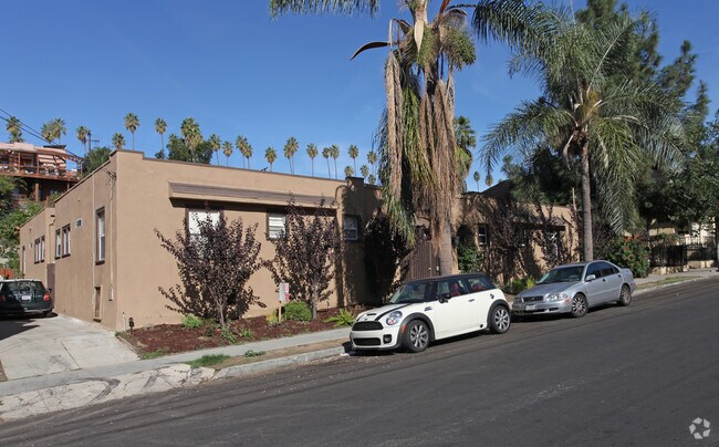 Primary Photo - 1345-1351 Portia St