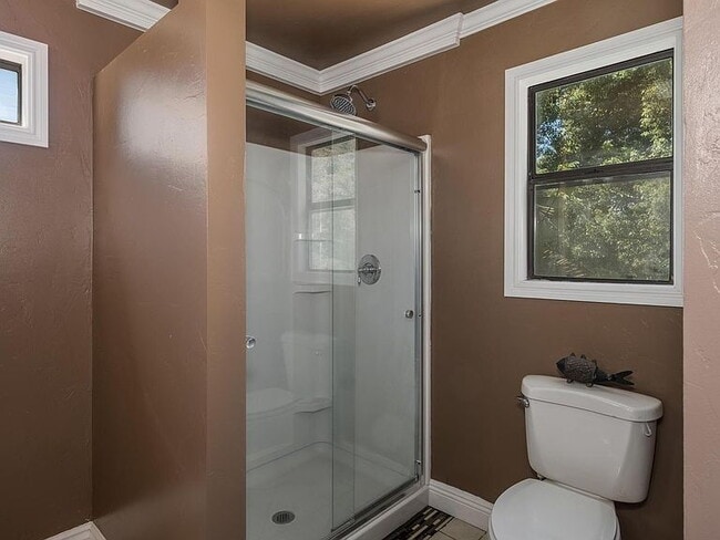 Building Photo - Spacious 4-Bed, 2-Bath Home with 2,034 Sq Ft of Comfort!"