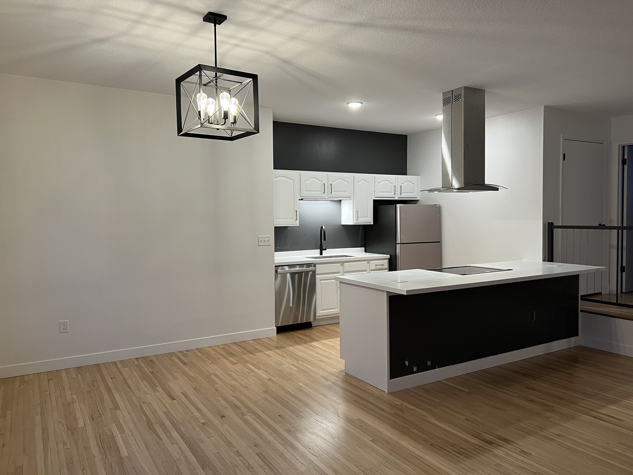 Unit B Kitchen - 207 6th St