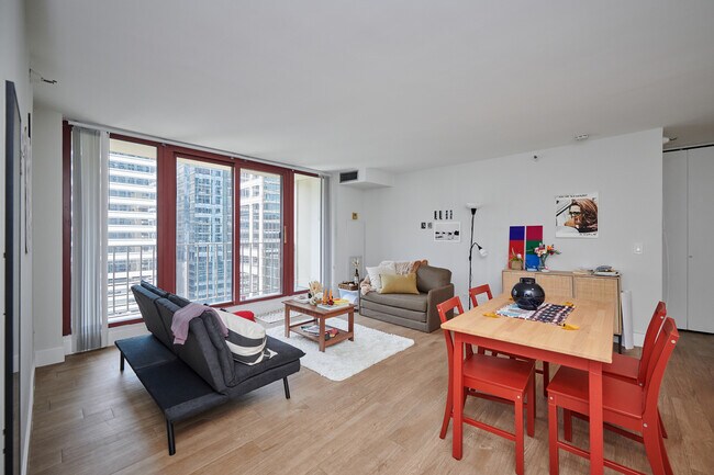 Building Photo - 200 N Dearborn St