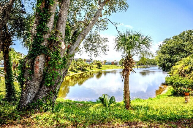 Building Photo - 4000 Gulf Terrace Dr