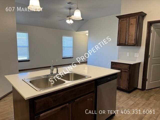 Building Photo - 607 Marlin Ct