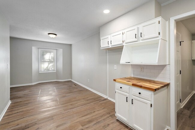 Building Photo - Charming 3 bedroom,  2 bathroom house for ...