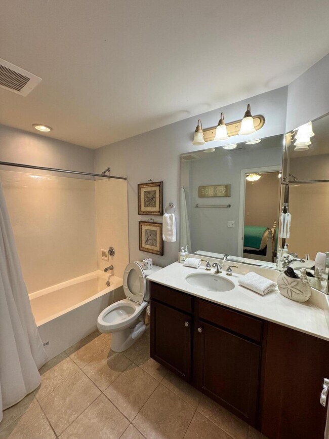 Building Photo - 1732 W County Hwy 30A