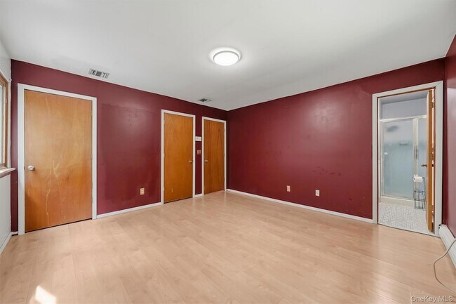 Building Photo - 383 NY-32
