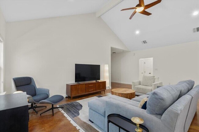 Building Photo - 107 Keamuku Ct