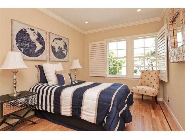 Building Photo - Gorgeous 4 Bed, 3 Bath Home in Desirable C...