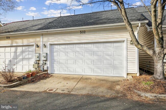 Building Photo - 502 Lawson Way